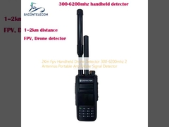 كاشف طائرات بدون طيار يدوية بطول 2 كيلومتر Fpv 300-6200mhz 2 هوائيات كاشف إشارات مضادة للطائرات بدون طيار محمول