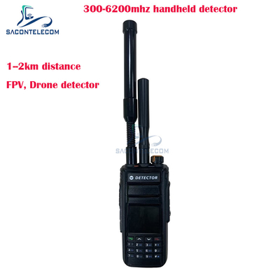 كاشف طائرات بدون طيار يدوية بطول 2 كيلومتر Fpv 300-6200mhz 2 هوائيات كاشف إشارات مضادة للطائرات بدون طيار محمول